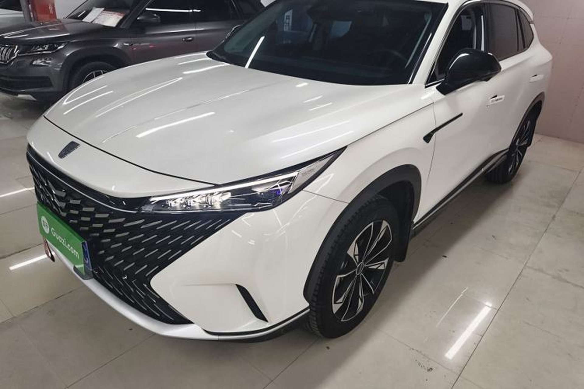 Used Roewe RX5 2023 1.5T Elite Edition Front Left 45 Deg