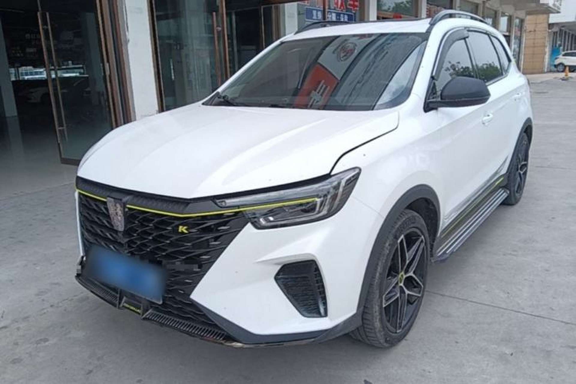 Used Roewe RX5 2023 PLUS 330TGI Automatic Trendsetting Smart Edition Front Left 45 Deg