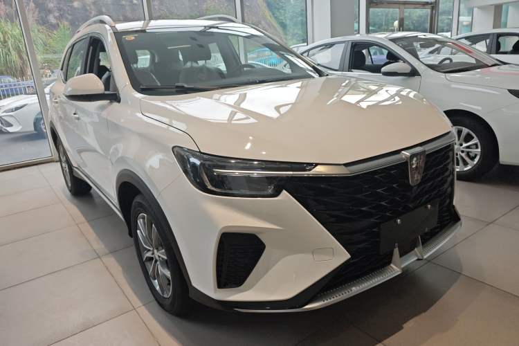 Used Roewe RX5 2023 PLUS 330TGI Automatic Trendsetting Smart Edition Front Right 45 Deg