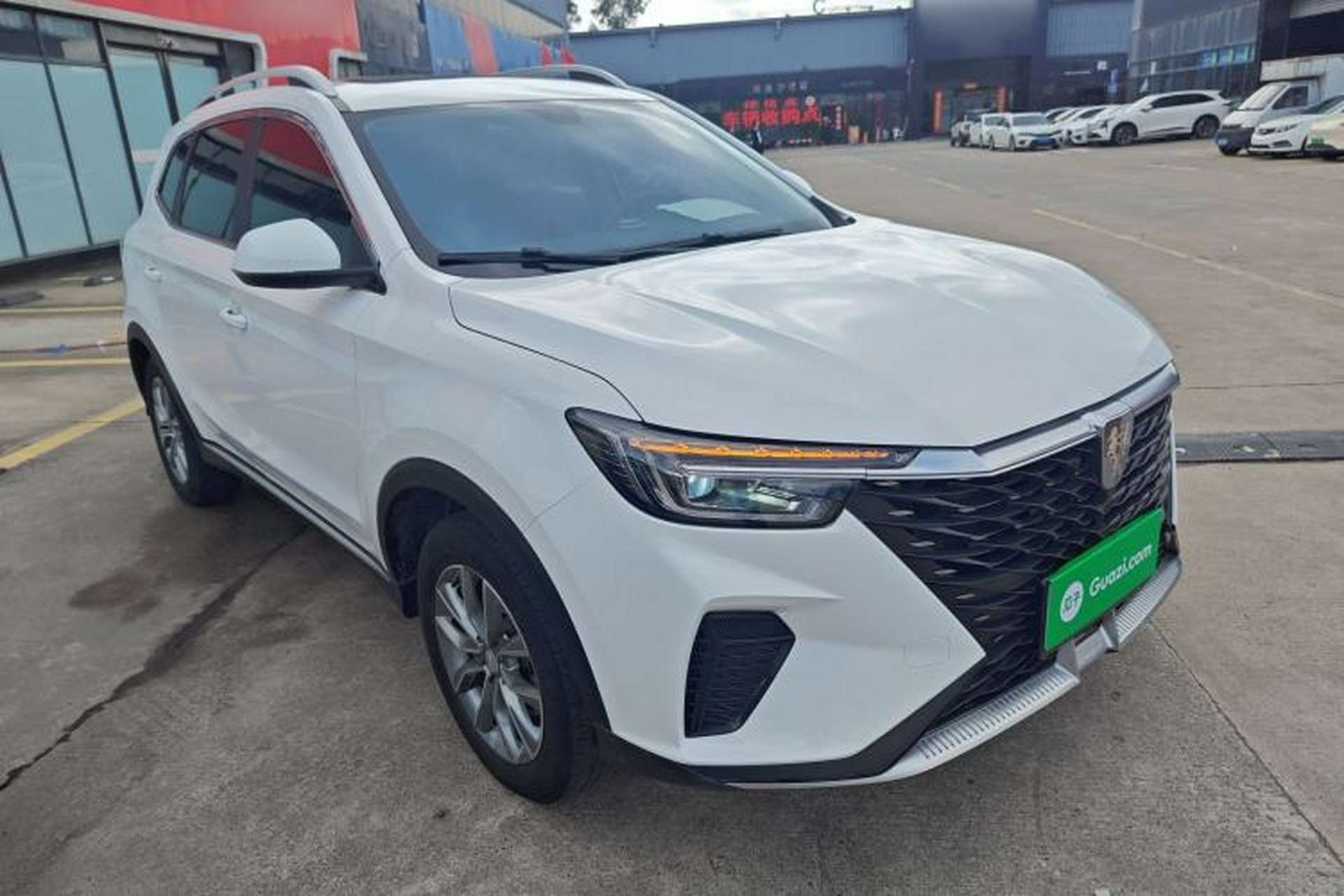 Used Roewe RX5 2023 PLUS 330TGI Automatic Trendsetting Smart Edition Front Right 45 Deg
