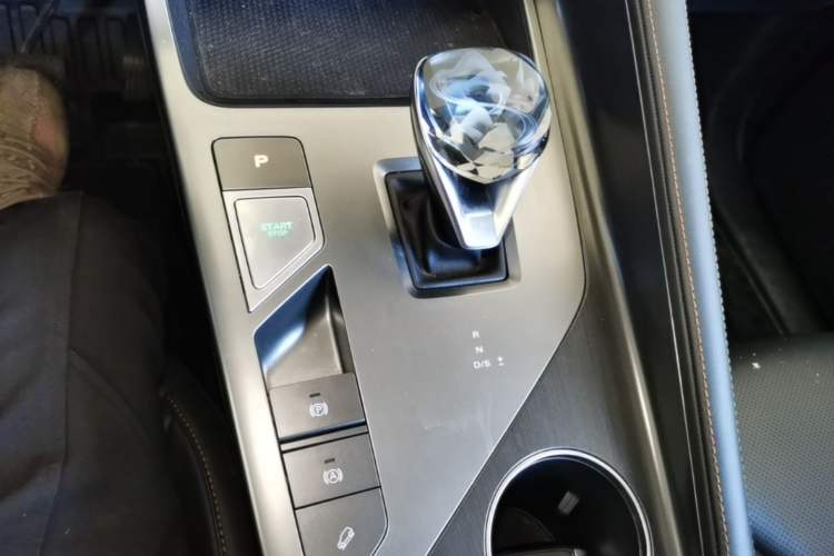 Used Roewe RX5 2023 1.5T Elite Edition Gear Lever