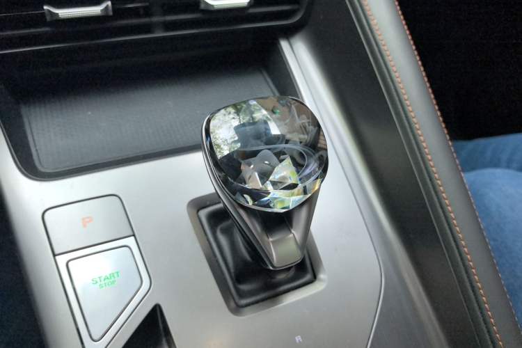 Used Roewe RX5 2023 1.5T Luxury Sliding-Screen Version Gear Lever