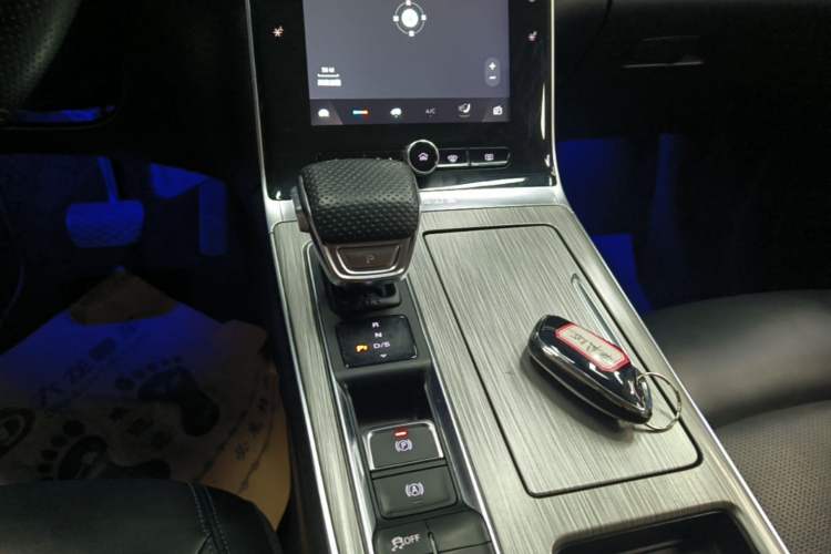 Used Roewe RX5 2023 PLUS 330TGI Automatic Trendsetting Smart Edition Gear Lever