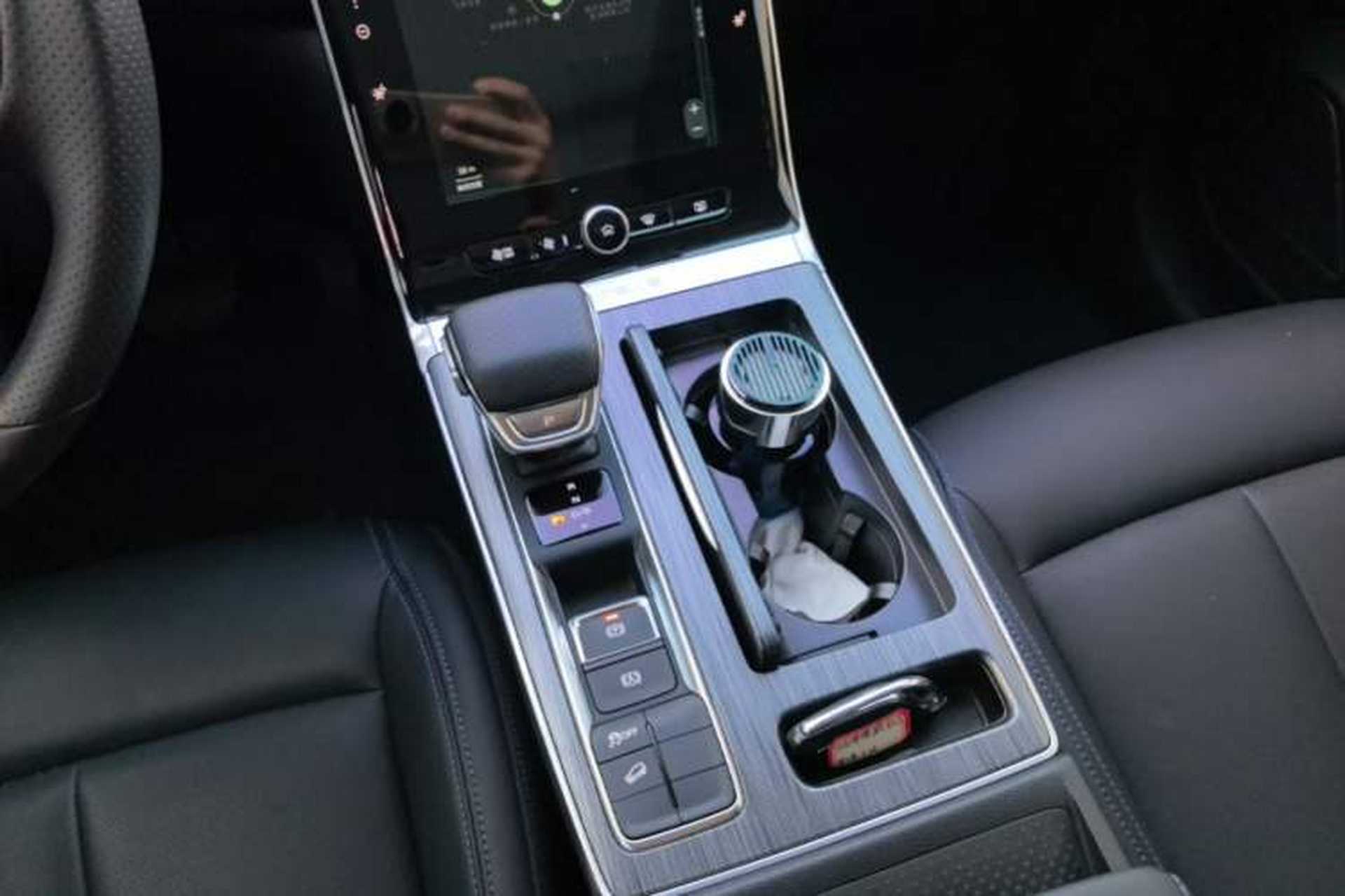 Used Roewe RX5 2023 PLUS 330TGI Automatic Trendsetting Smart Edition Gear Lever