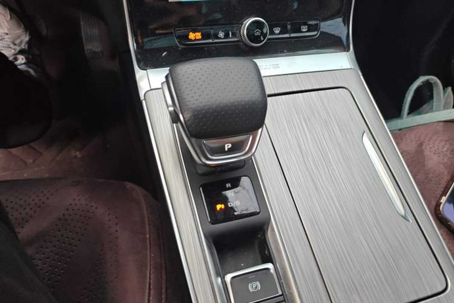 Used Roewe RX5 2023 PLUS 330TGI Automatic Trendsetting Smart Edition Gear Lever