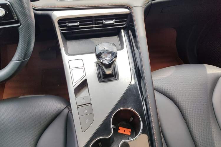Used Roewe RX5 2023 1.5T Comfort Edition Gear Lever