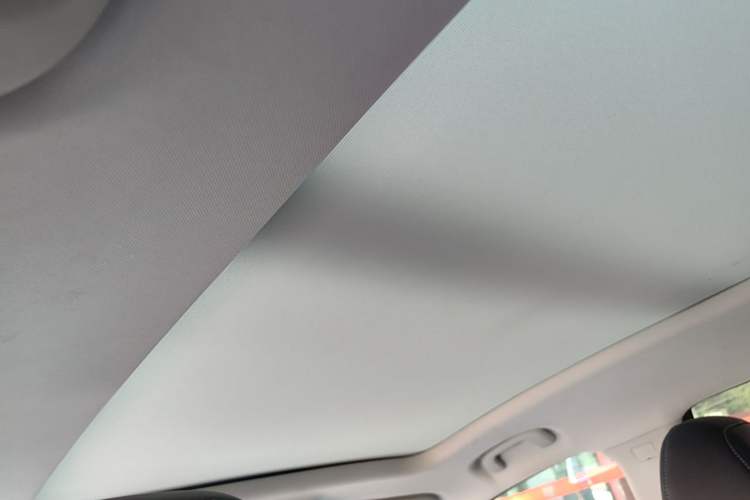 Used Roewe RX5 2023 PLUS 330TGI Automatic Trendsetting Smart Edition Headliner