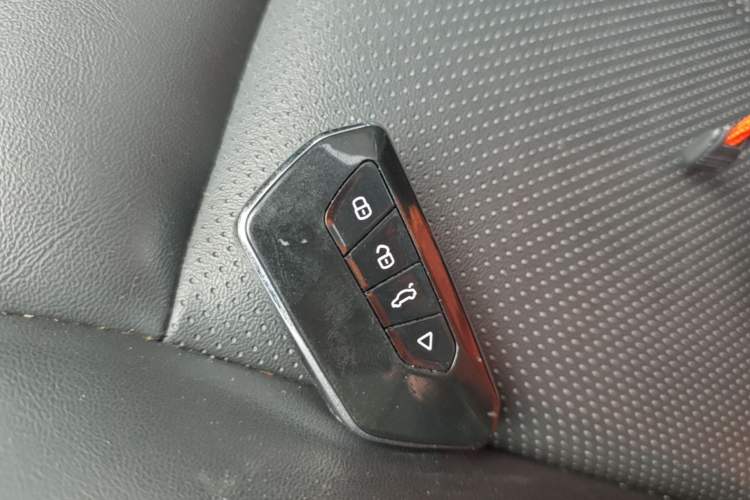 Used Roewe RX5 2023 PLUS 330TGI Automatic Trendsetting Smart Edition Interior 1