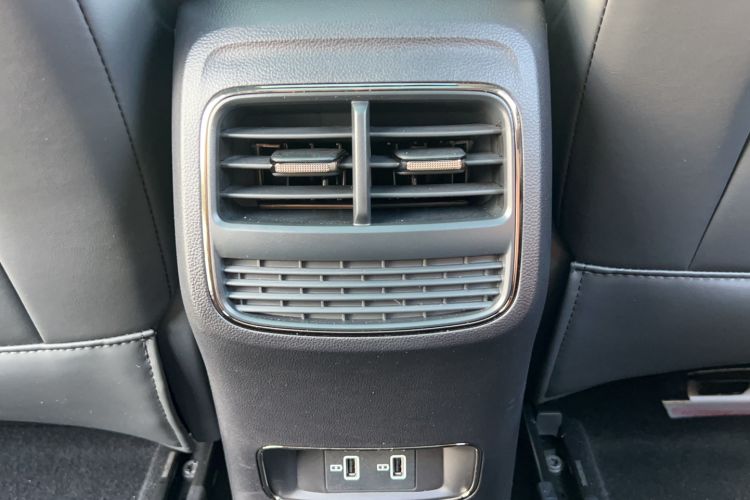Used Roewe RX5 2023 PLUS 330TGI Automatic Trendsetting Smart Edition Interior 10
