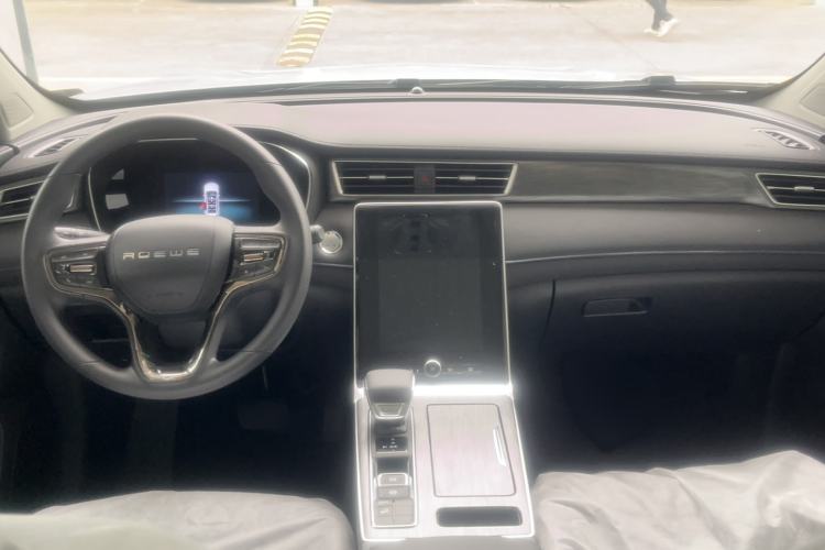 Used Roewe RX5 2023 PLUS 330TGI Automatic Trendsetting Smart Edition Interior 3