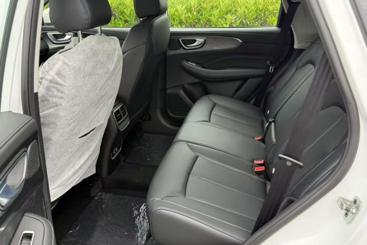 Used Roewe RX5 2023 PLUS 330TGI Automatic Trendsetting Smart Edition Interior 3