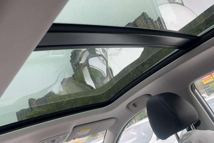 Used Roewe RX5 2023 PLUS 330TGI Automatic Trendsetting Smart Edition Interior 3