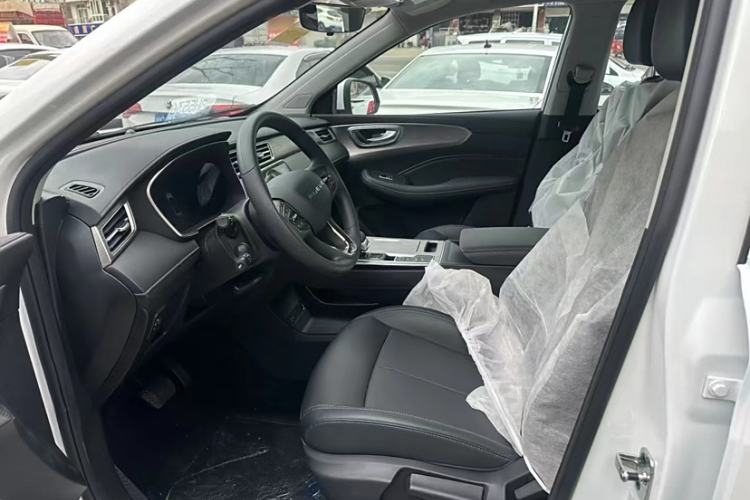 Used Roewe RX5 2023 PLUS 330TGI Automatic Trendsetting Smart Edition Interior 3