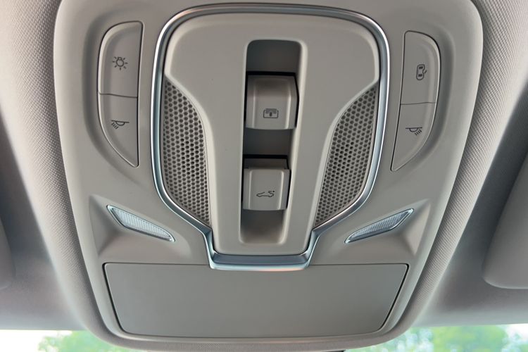 Used Roewe RX5 2023 PLUS 330TGI Automatic Trendsetting Smart Edition Interior 7