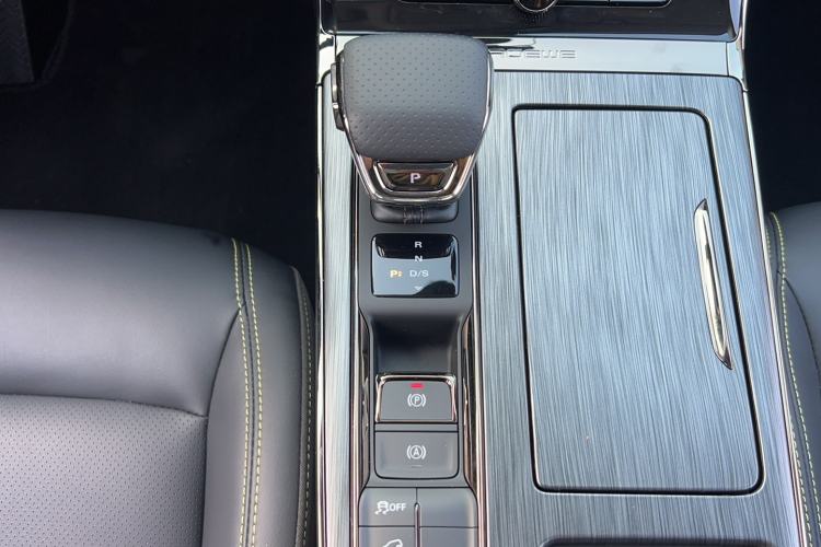 Used Roewe RX5 2023 PLUS 330TGI Automatic Trendsetting Smart Edition Interior 9