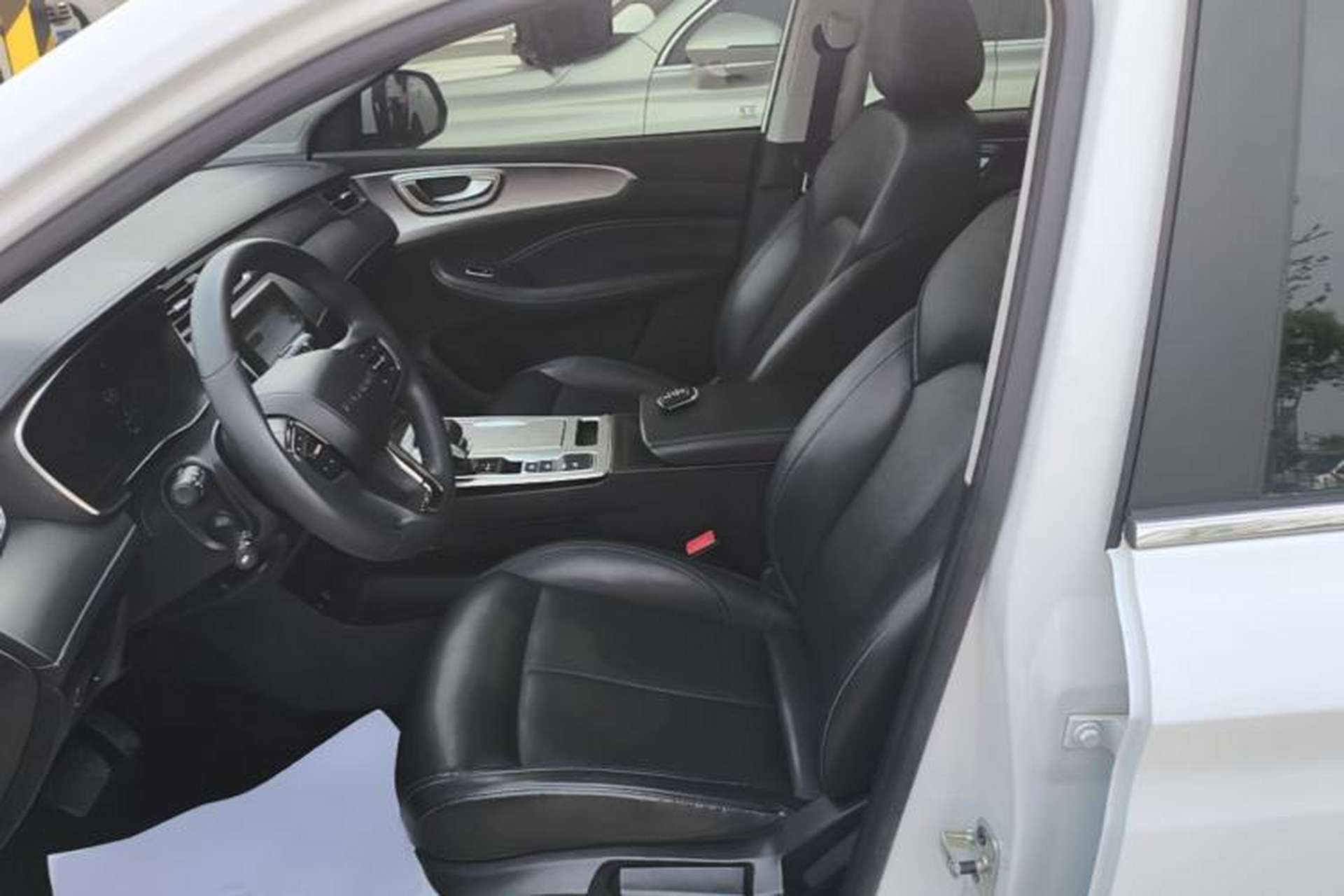 Used Roewe RX5 2023 PLUS 330TGI Automatic Trendsetting Smart Edition Left Front Seat