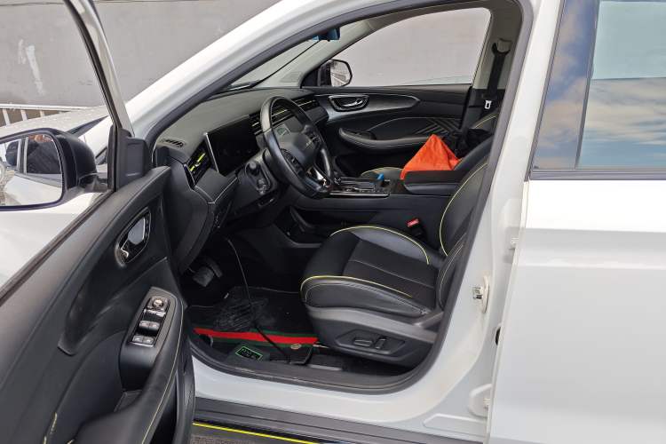 Used Roewe RX5 2023 PLUS 330TGI Automatic Trendsetting Smart Edition Left Front Seat