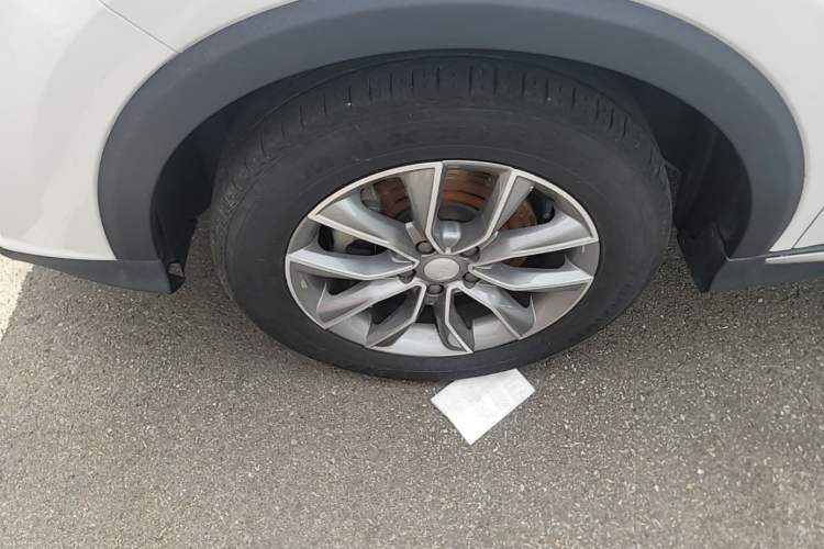 Used Roewe RX5 2023 PLUS 330TGI Automatic Trendsetting Smart Edition Left Front Wheel Hub