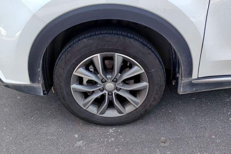 Used Roewe RX5 2023 PLUS 330TGI Automatic Trendsetting Smart Edition Left Front Wheel Hub