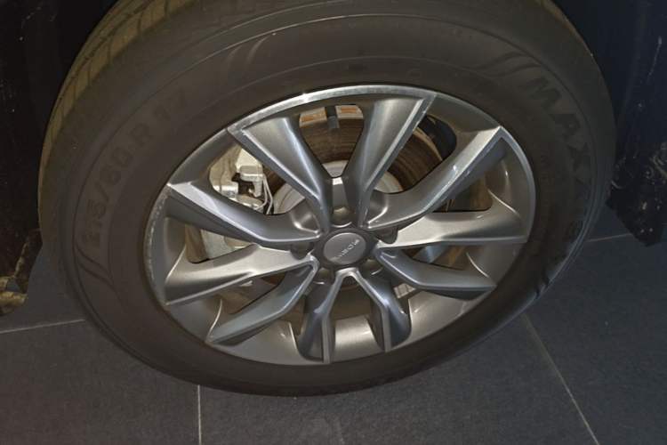 Used Roewe RX5 2023 PLUS 330TGI Automatic Trendsetting Smart Edition Left Front Wheel Hub