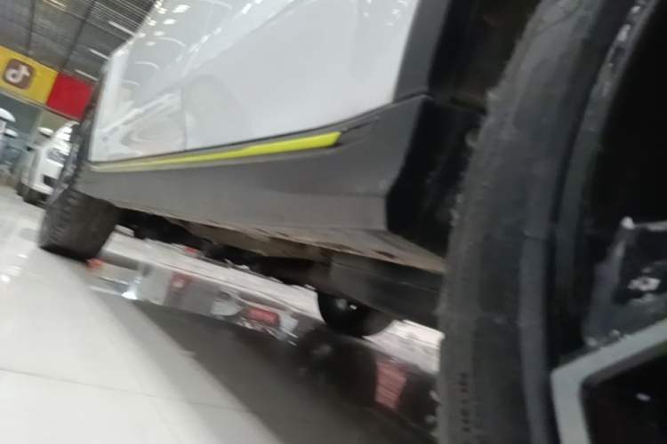 Used Roewe RX5 2023 PLUS 330TGI Automatic Trendsetting Smart Edition Left Side Sill