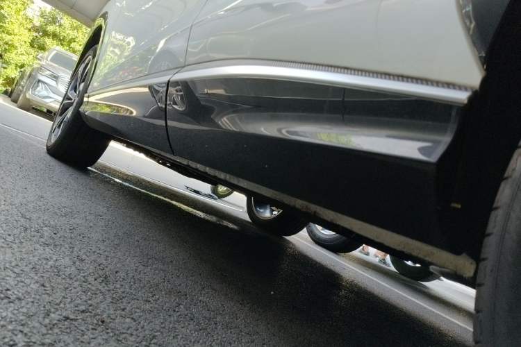Used Roewe RX5 2023 1.5T Flagship Intelligent Driving Edition Left Side Sill