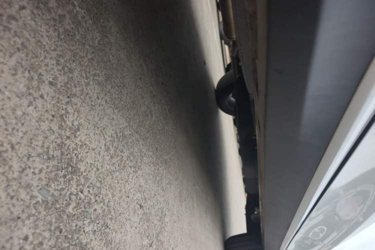 Used Roewe RX5 2023 PLUS 330TGI Automatic Trendsetting Smart Edition Left Side Sill