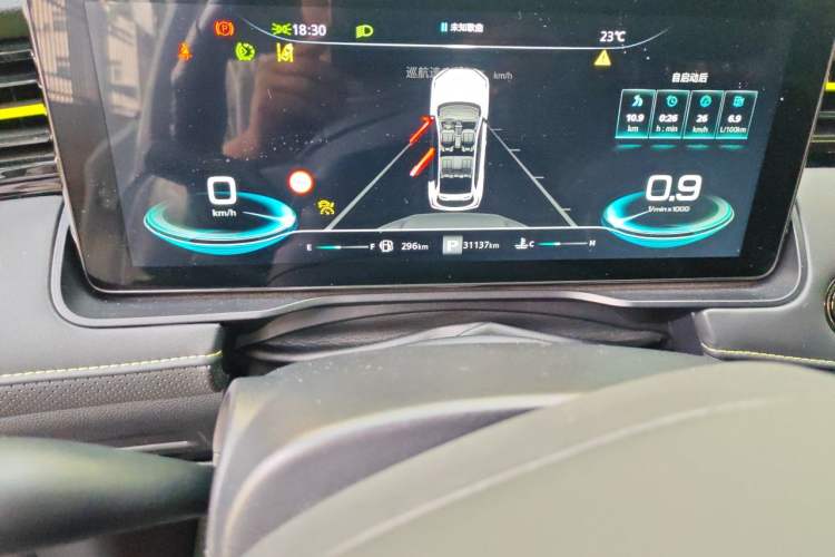 Used Roewe RX5 2023 PLUS 330TGI Automatic Trendsetting Smart Edition Odometer Close Up