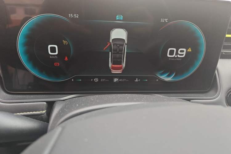 Used Roewe RX5 2023 PLUS 330TGI Automatic Trendsetting Smart Edition Odometer Close Up
