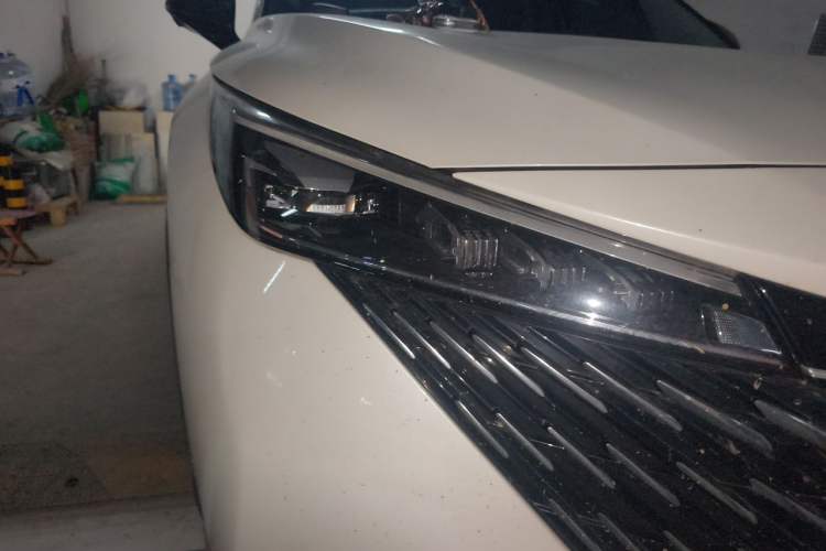 Used Roewe RX5 2023 1.5T Elite Edition Right Front Headlight