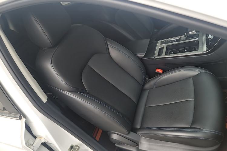 Used Roewe RX5 2023 PLUS 330TGI Automatic Trendsetting Smart Edition Right Front Seat