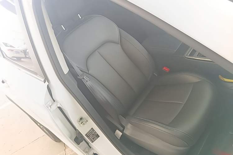 Used Roewe RX5 2023 PLUS 330TGI Automatic Trendsetting Smart Edition Right Front Seat