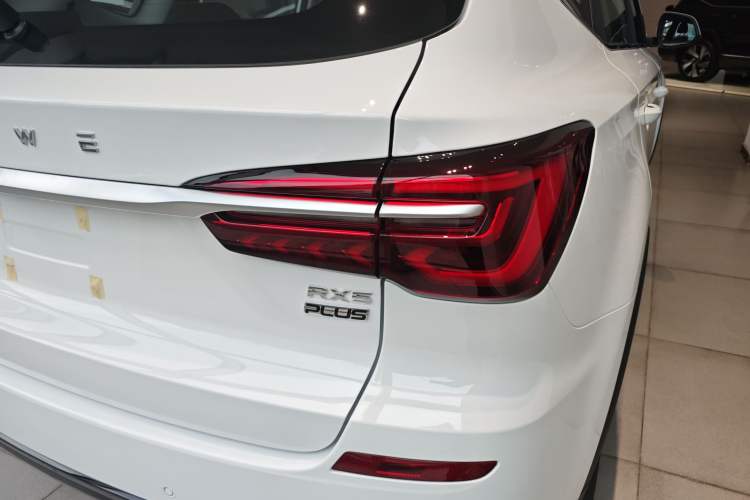 Used Roewe RX5 2023 PLUS 330TGI Automatic Trendsetting Smart Edition Right Rear Taillight