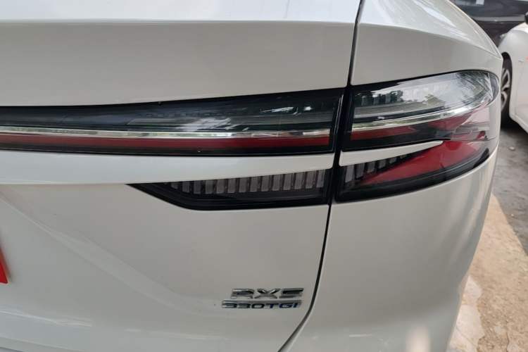 Used Roewe RX5 2023 1.5T Comfort Edition Right Rear Taillight