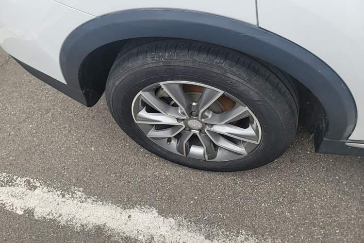 Used Roewe RX5 2023 PLUS 330TGI Automatic Trendsetting Smart Edition Right Rear Wheel Hub