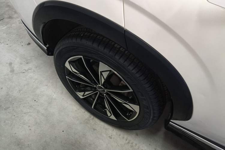 Used Roewe RX5 2023 1.5T Luxury Sliding-Screen Version Right Rear Wheel Hub