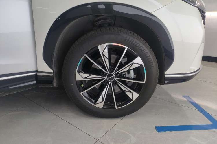Used Roewe RX5 2023 1.5T Luxury Sliding-Screen Version Right Rear Wheel Hub