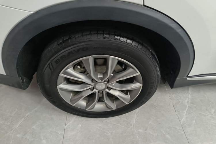 Used Roewe RX5 2023 PLUS 330TGI Automatic Trendsetting Smart Edition Right Rear Wheel Hub