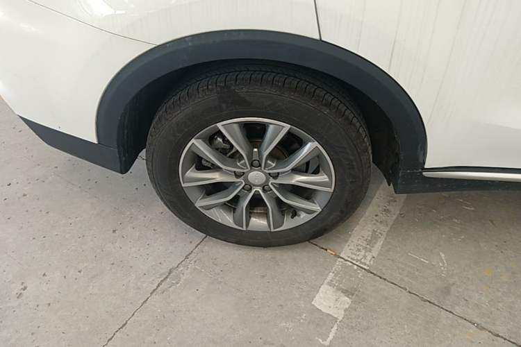 Used Roewe RX5 2023 PLUS 330TGI Automatic Trendsetting Smart Edition Right Rear Wheel Hub
