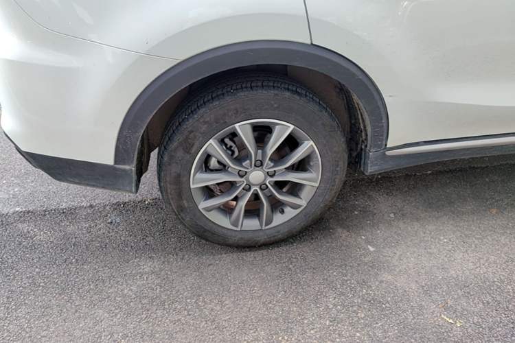 Used Roewe RX5 2023 PLUS 330TGI Automatic Trendsetting Smart Edition Right Rear Wheel Hub