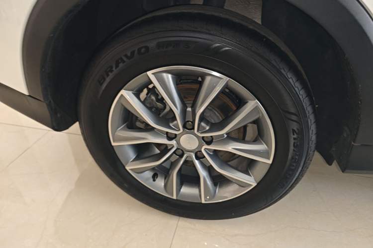 Used Roewe RX5 2023 PLUS 330TGI Automatic Trendsetting Smart Edition Right Rear Wheel Hub