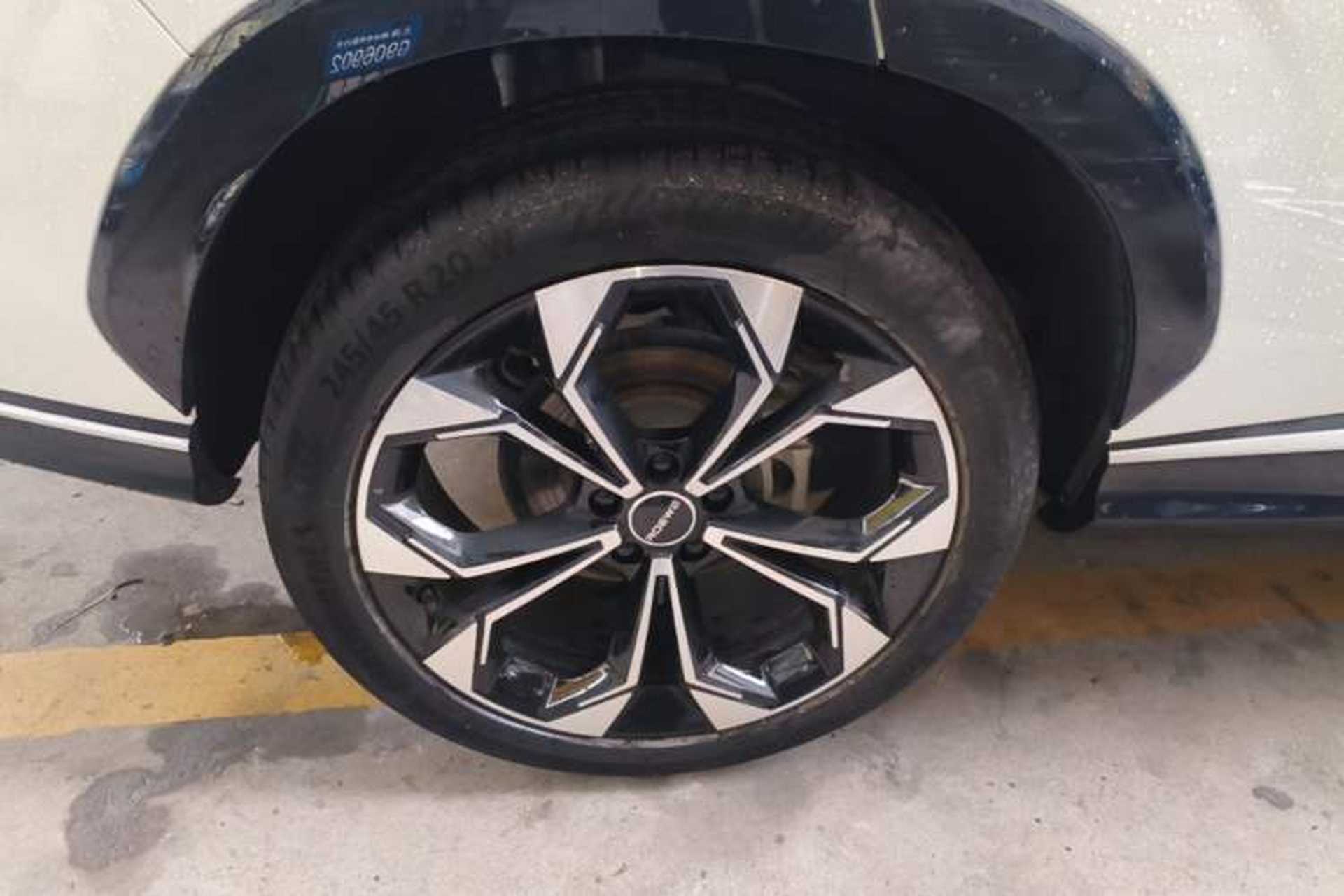 Used Roewe RX5 2023 1.5T Prestige Sliding-Screen Version Right Rear Wheel Hub