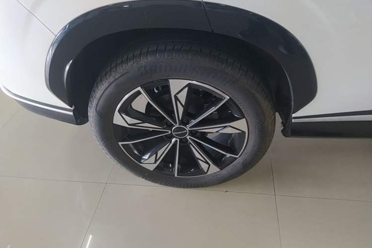 Used Roewe RX5 2023 1.5T Elite Edition Right Rear Wheel Hub