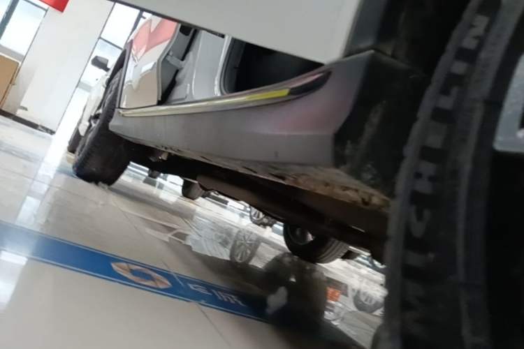Used Roewe RX5 2023 PLUS 330TGI Automatic Trendsetting Smart Edition Right Side Sill