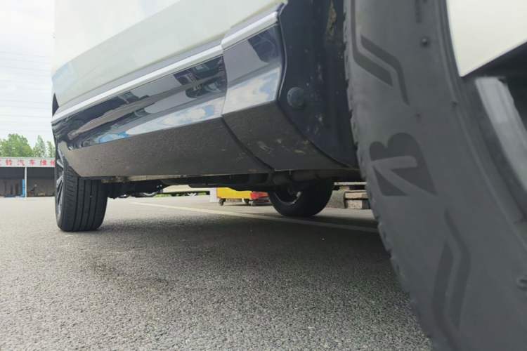 Used Roewe RX5 2023 1.5T Luxury Sliding-Screen Version Right Side Sill