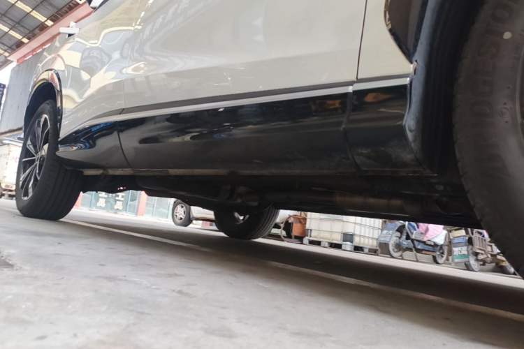 Used Roewe RX5 2023 1.5T Elite Edition Right Side Sill