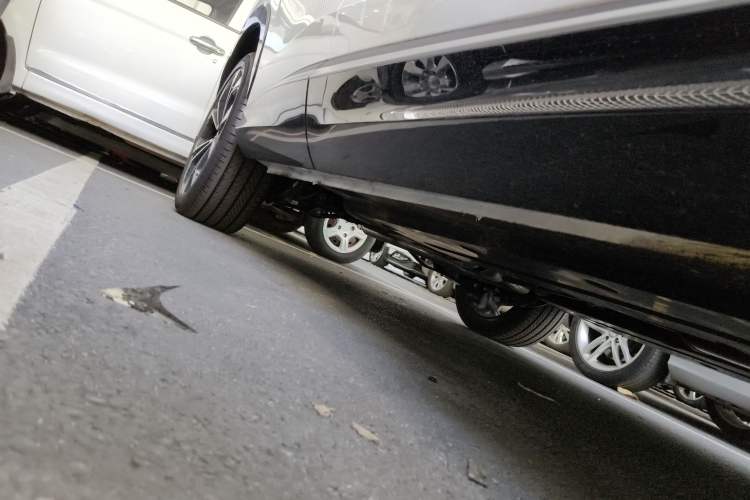 Used Roewe RX5 2023 1.5T Flagship Intelligent Driving Edition Right Side Sill