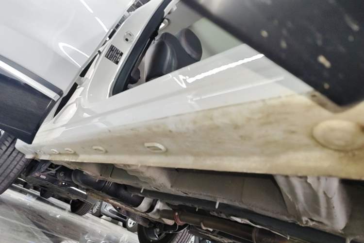 Used Roewe RX5 2023 1.5T Luxury Sliding-Screen Version Right Side Sill