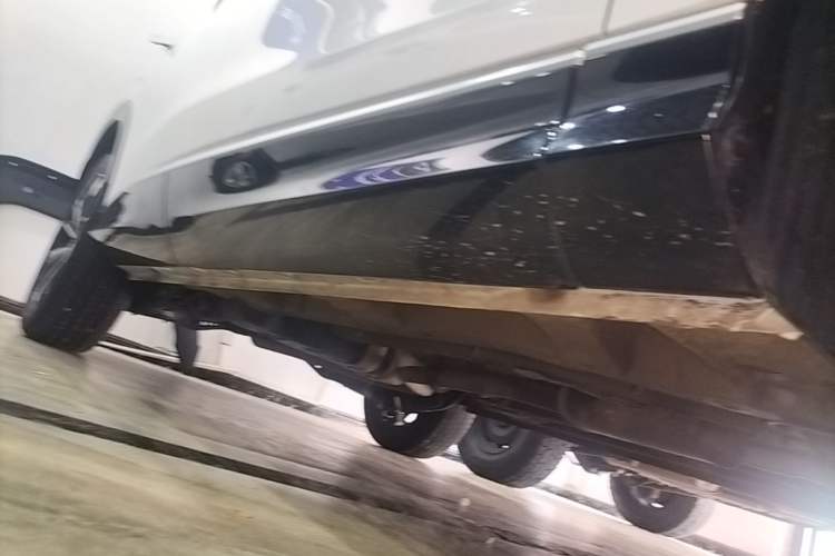 Used Roewe RX5 2023 1.5T Elite Edition Right Side Sill