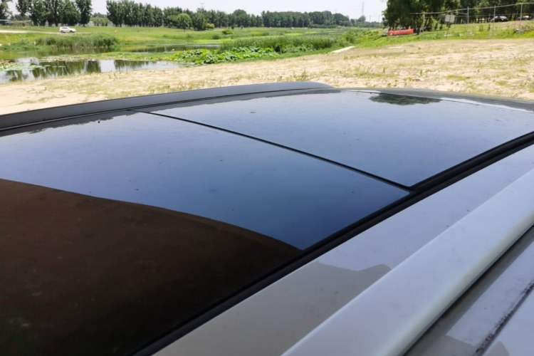 Used Roewe RX5 2023 1.5T Elite Edition Roof